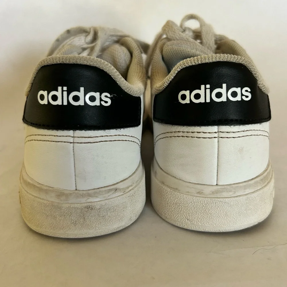 Adidas‎ Original Youth Superstar Sneaker White Black Size 2.5 Shows Wear